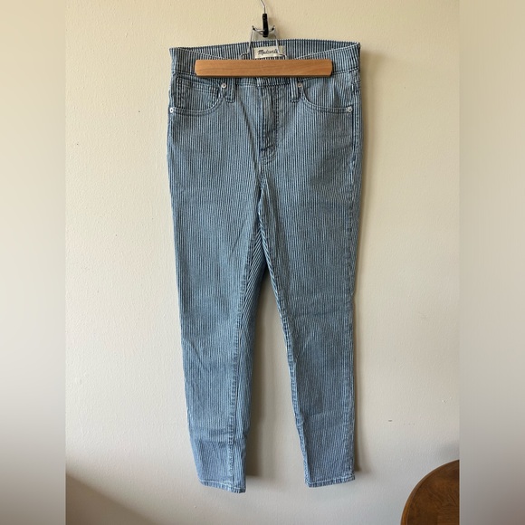 Madewell 9” Mid-Rise Skinny Jean in Piper Stripe - Picture 2 of 10